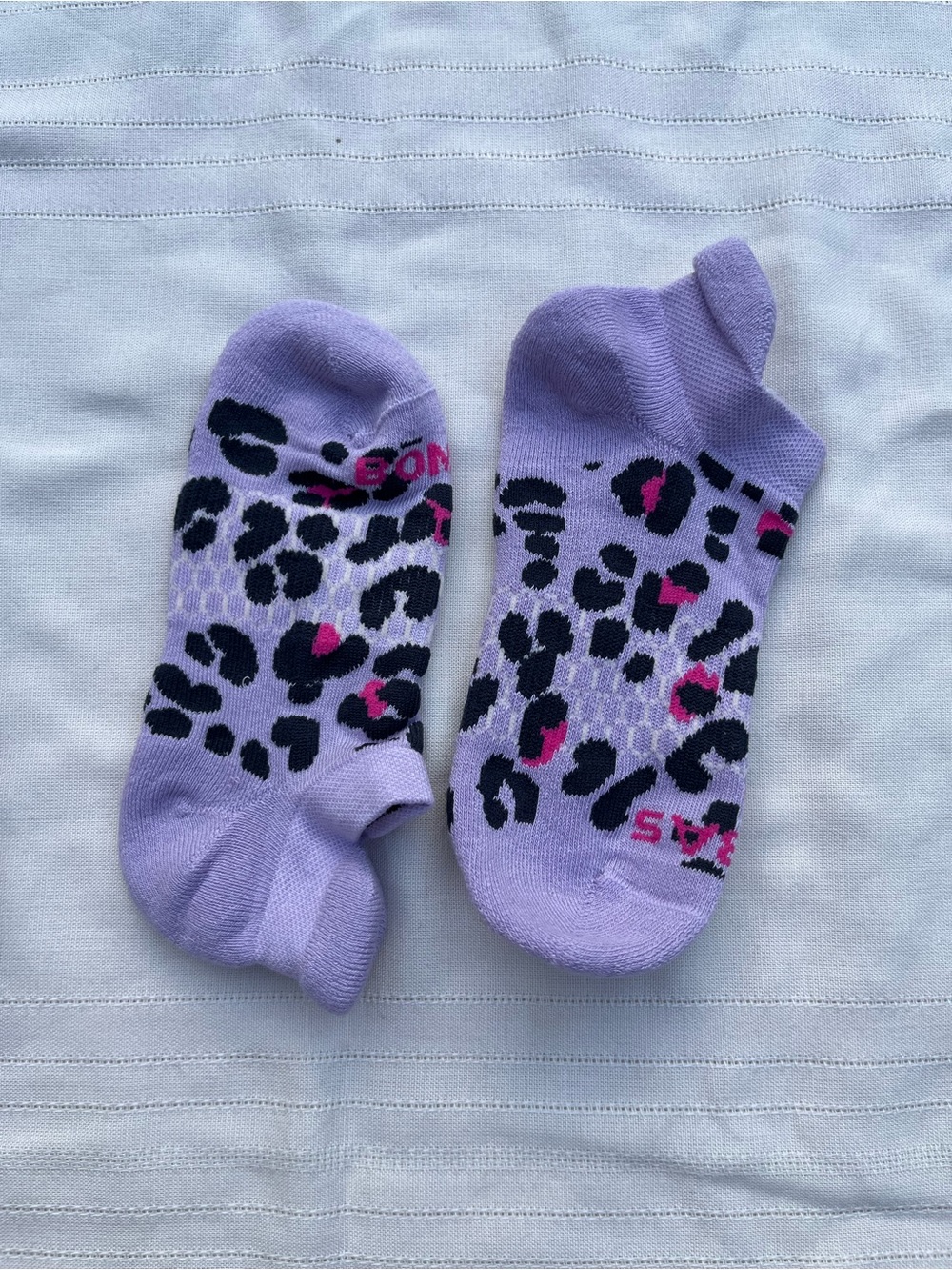 Bombas 3 Pr Lavender Leopard No-Show Blister Tab Socks - Picture 5 of 9